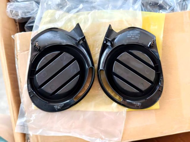 fog lamp cover, without holes Toyota Aqua