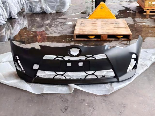 front bumper Toyota Aqua