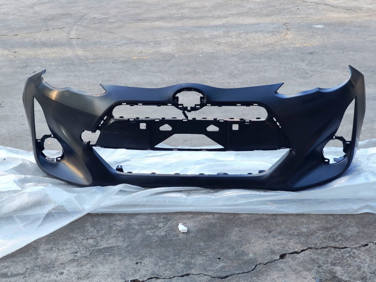 front bumper Toyota Aqua