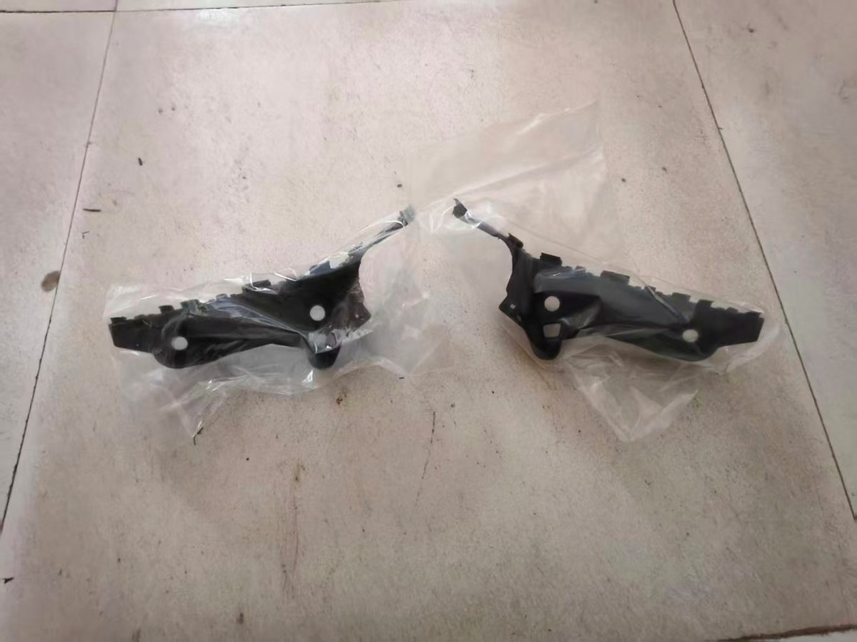 front bumper bracket Mazda Axela