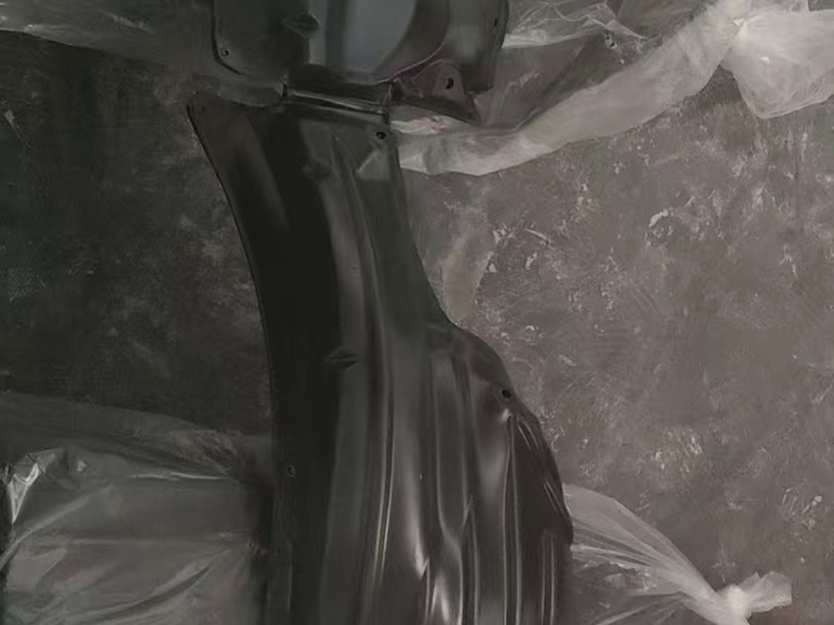 fender liner Mazda Axela
