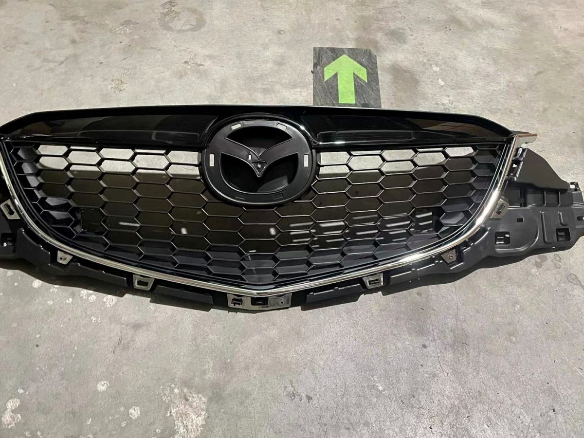 grille assembly Mazda CX-5