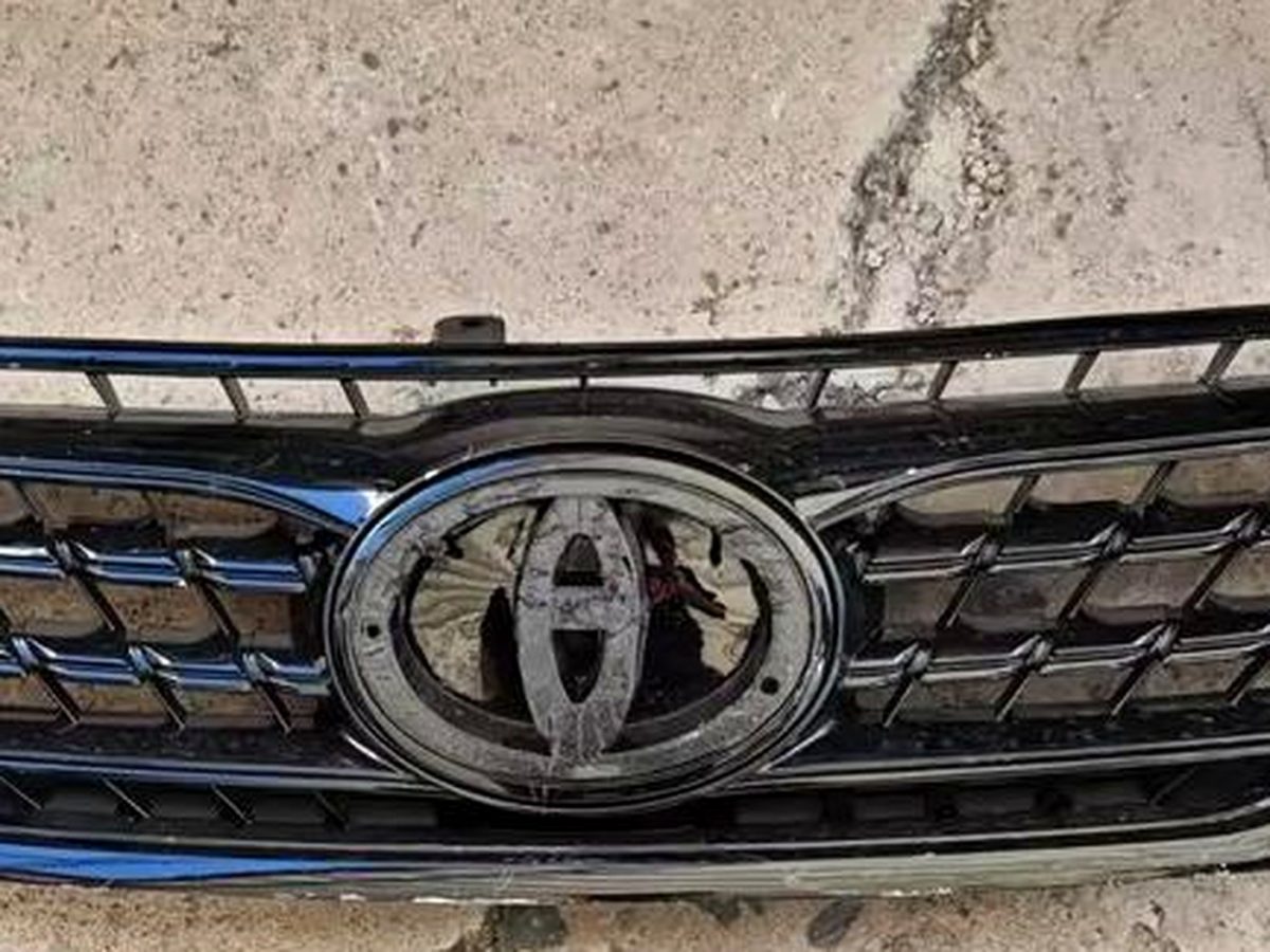 grille, toyota emblem Toyota Mark X