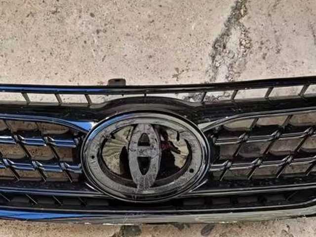 grille, toyota emblem Toyota Mark X