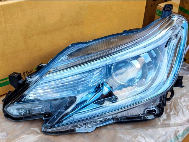 headlamp assembly Toyota Mark X