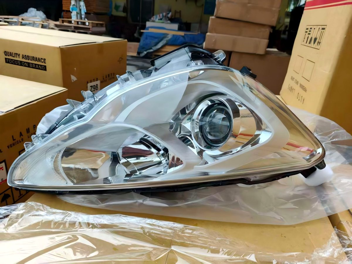 headlamp assembly Toyota Aqua