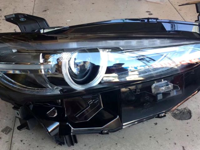 headlamp assembly Mazda Atenza