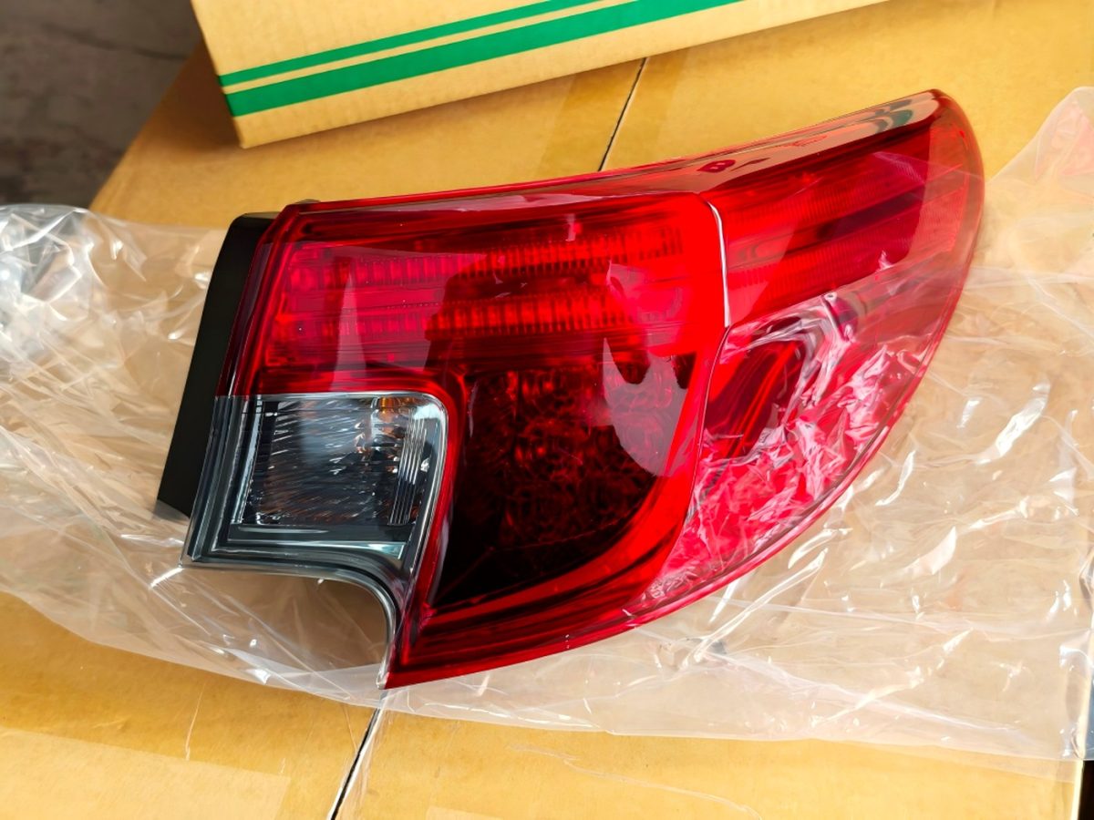 outer tail lamp Toyota Mark X
