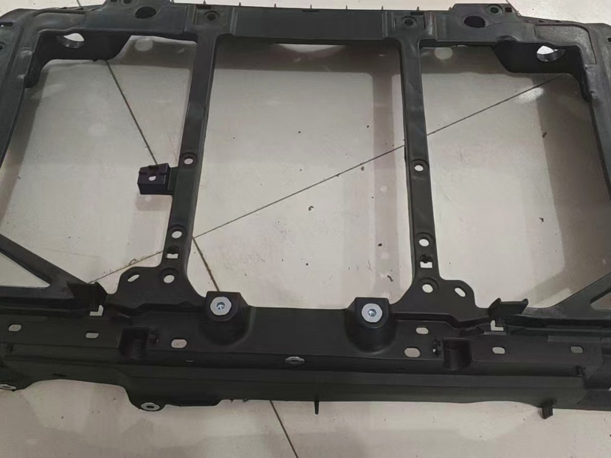 radiator support Mazda Atenza